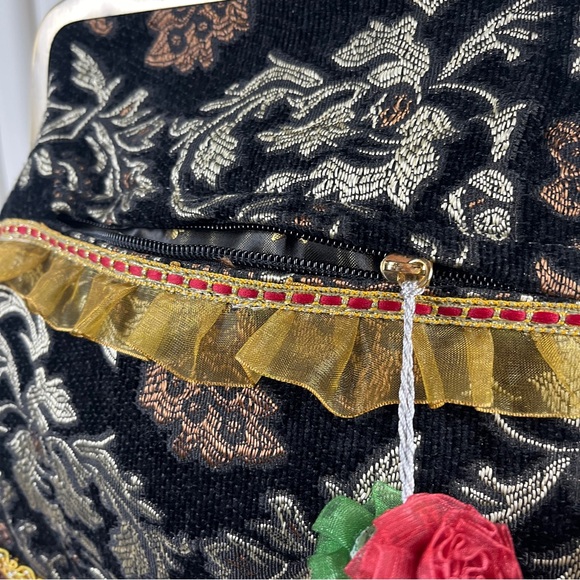 Malina Vintage Style Black Lace Handbag with Floral Accents - Picture 9 of 16